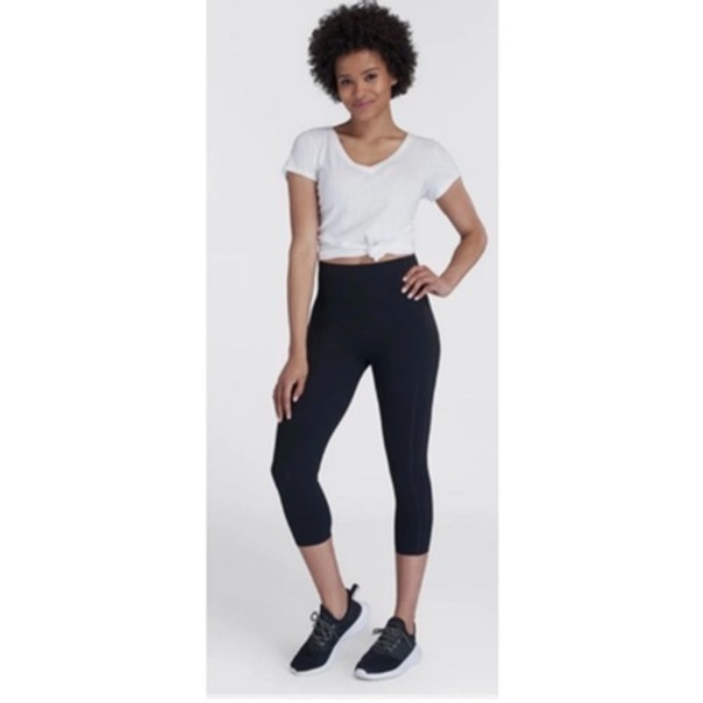 SPANX Cropped Icon Legging in Very Black Size Medium NWT Workout Compression